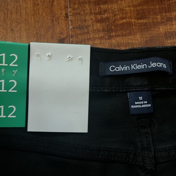 NWT Calvin Klein Jeans Black Straight
Jeans Size 12 - Picture 8 of 11